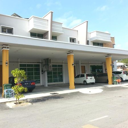 Golden Guest House Куантан Екстер'єр фото