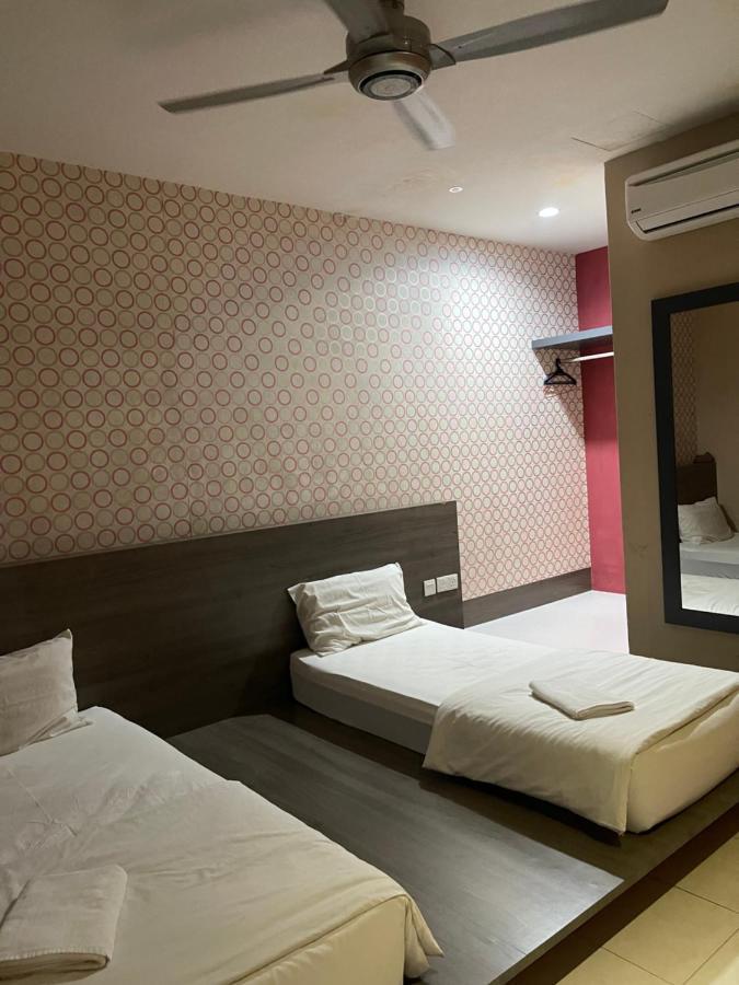 Golden Guest House Куантан Екстер'єр фото
